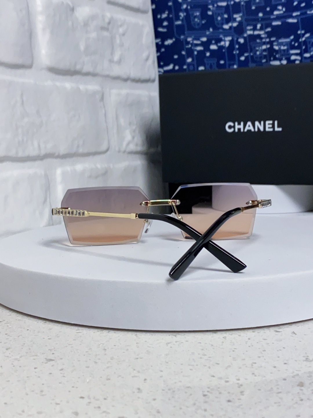 Chanel香奈儿 2025新款欧美复古无框切边墨镜男女潮朋克风金属小方框长方形窄框太阳眼镜 带钻