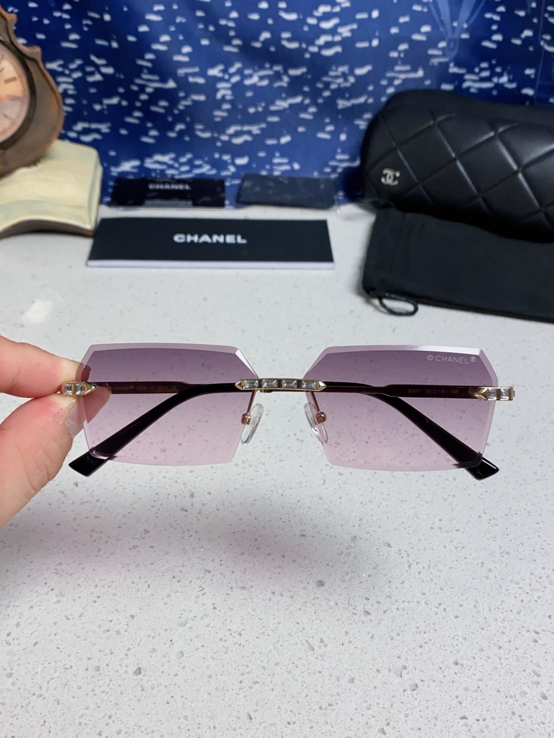 Chanel香奈儿 2025新款欧美复古无框切边墨镜男女潮朋克风金属小方框长方形窄框太阳眼镜 带钻