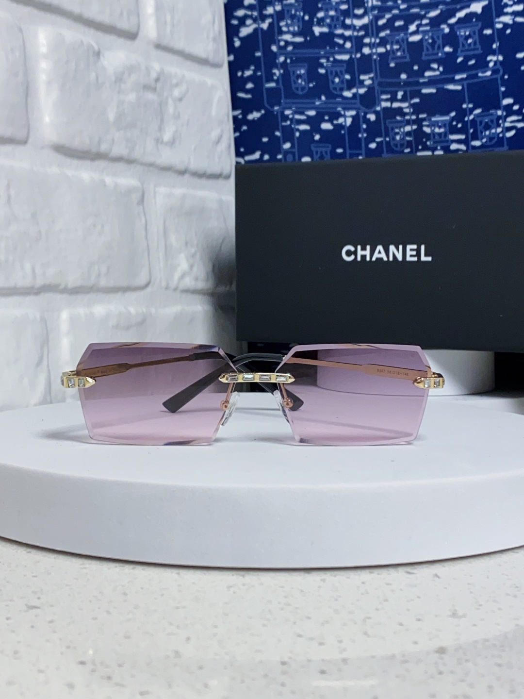 Chanel香奈儿 2025新款欧美复古无框切边墨镜男女潮朋克风金属小方框长方形窄框太阳眼镜 带钻