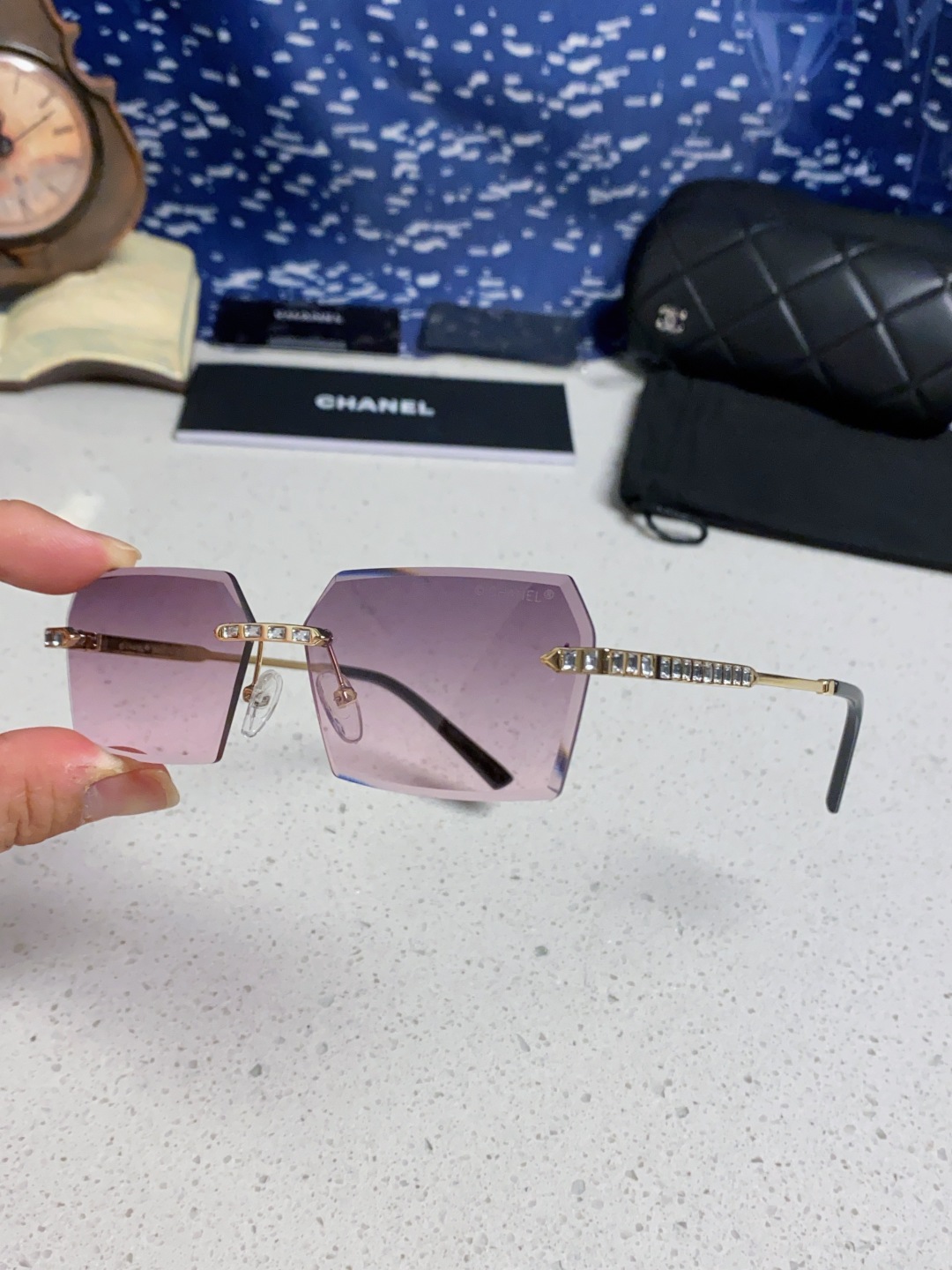 Chanel香奈儿 2025新款欧美复古无框切边墨镜男女潮朋克风金属小方框长方形窄框太阳眼镜 带钻