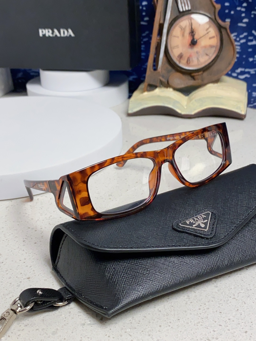 Prada普拉达 2025新款欧美时尚方形护目未来科技感太阳镜时尚潮流设计墨镜可配度数 SPRB03