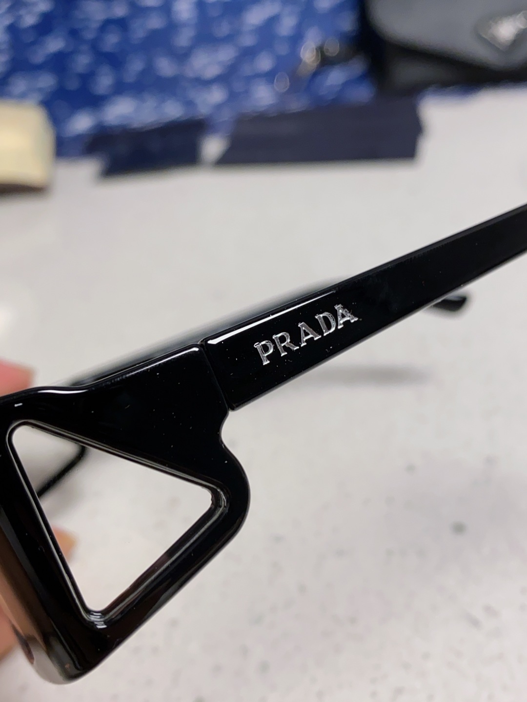 Prada普拉达 2025新款欧美时尚方形护目未来科技感太阳镜时尚潮流设计墨镜可配度数 SPRB03