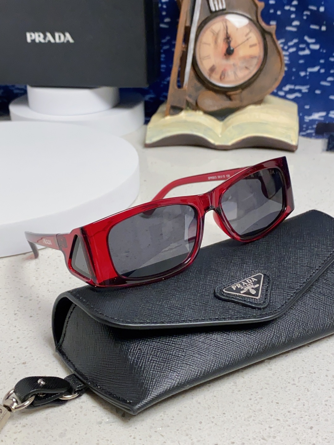 Prada普拉达 2025新款欧美时尚方形护目未来科技感太阳镜时尚潮流设计墨镜可配度数 SPRB03