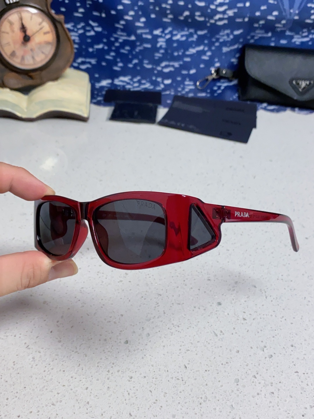 Prada普拉达 2025新款欧美时尚方形护目未来科技感太阳镜时尚潮流设计墨镜可配度数 SPRB03