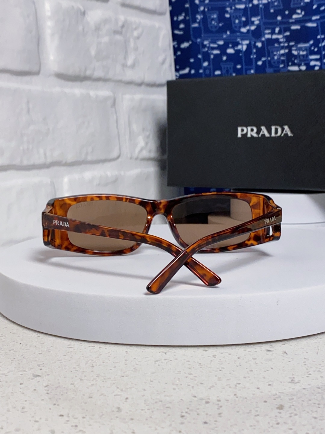 Prada普拉达 2025新款欧美时尚方形护目未来科技感太阳镜时尚潮流设计墨镜可配度数 SPRB03