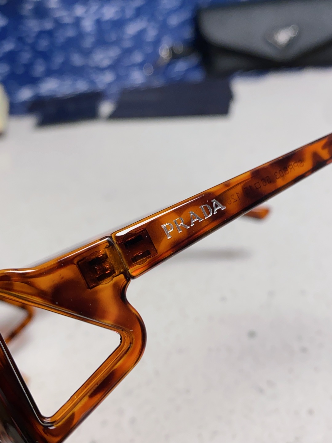 Prada普拉达 2025新款欧美时尚方形护目未来科技感太阳镜时尚潮流设计墨镜可配度数 SPRB03