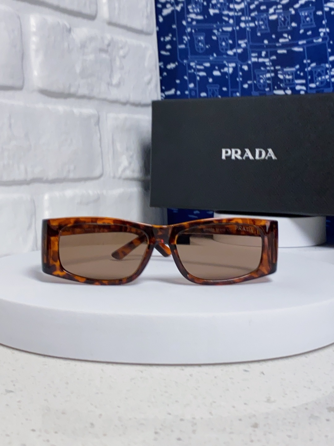 Prada普拉达 2025新款欧美时尚方形护目未来科技感太阳镜时尚潮流设计墨镜可配度数 SPRB03