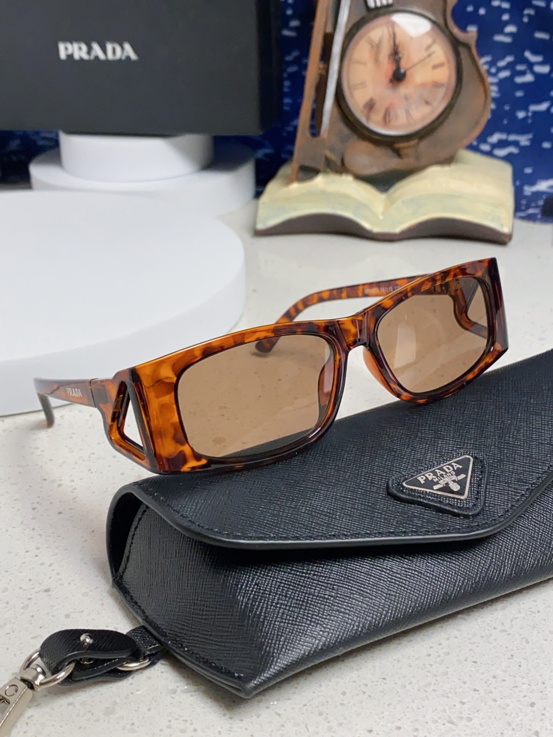 Prada普拉达 2025新款欧美时尚方形护目未来科技感太阳镜时尚潮流设计墨镜可配度数 SPRB03