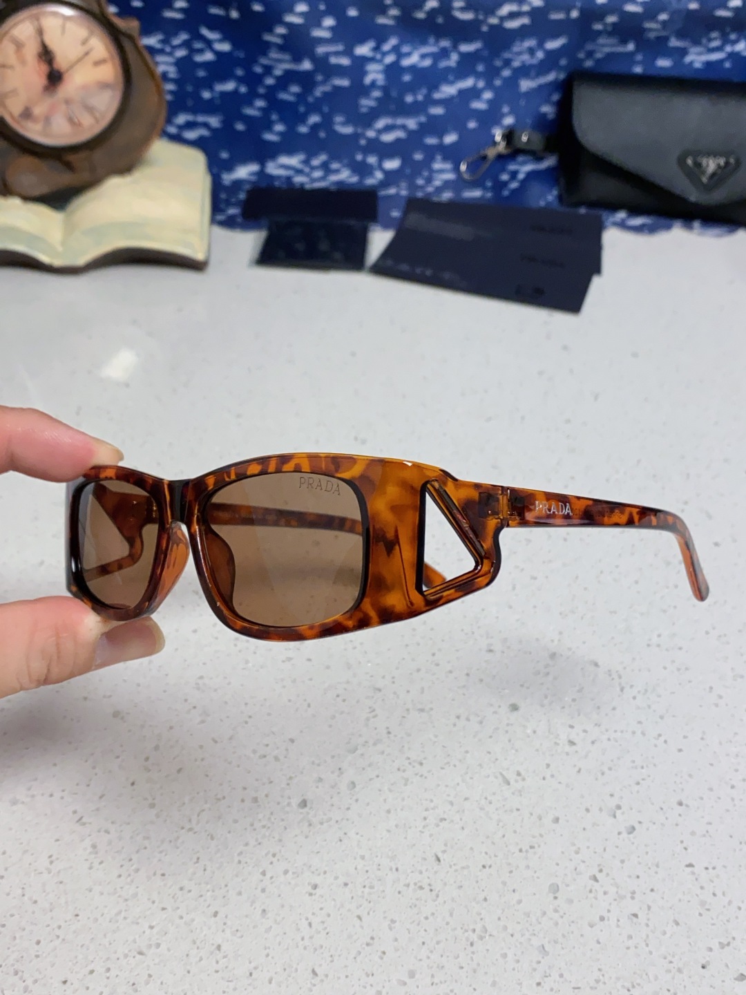 Prada普拉达 2025新款欧美时尚方形护目未来科技感太阳镜时尚潮流设计墨镜可配度数 SPRB03