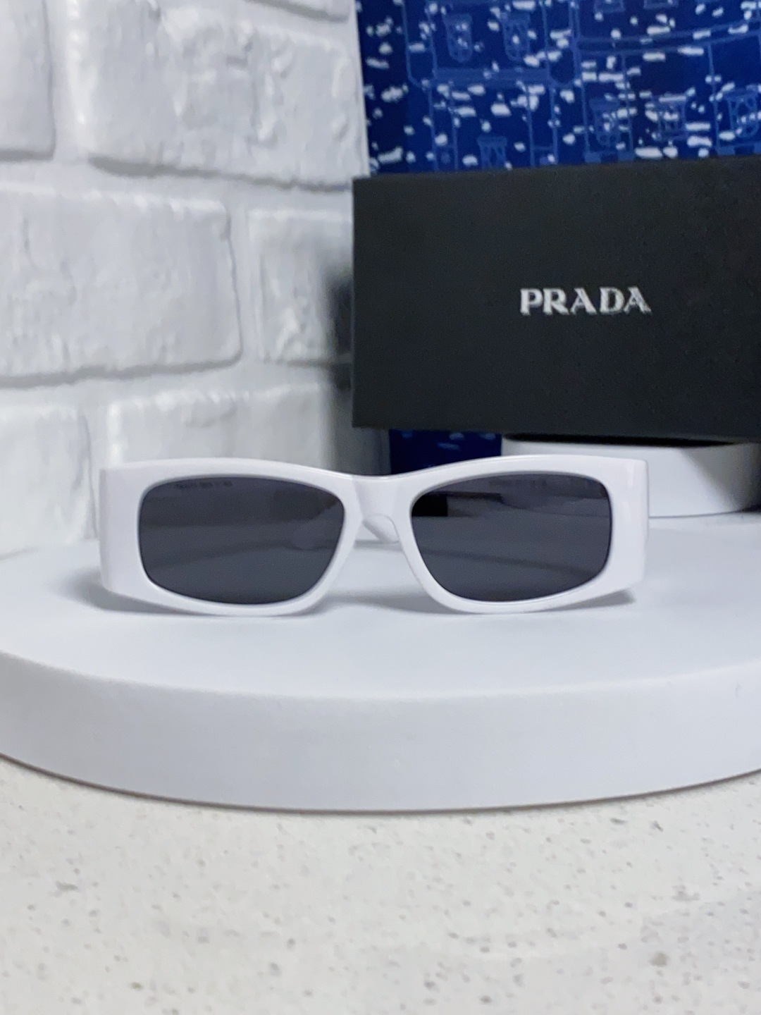 Prada普拉达 2025新款欧美时尚方形护目未来科技感太阳镜时尚潮流设计墨镜可配度数 SPRB03