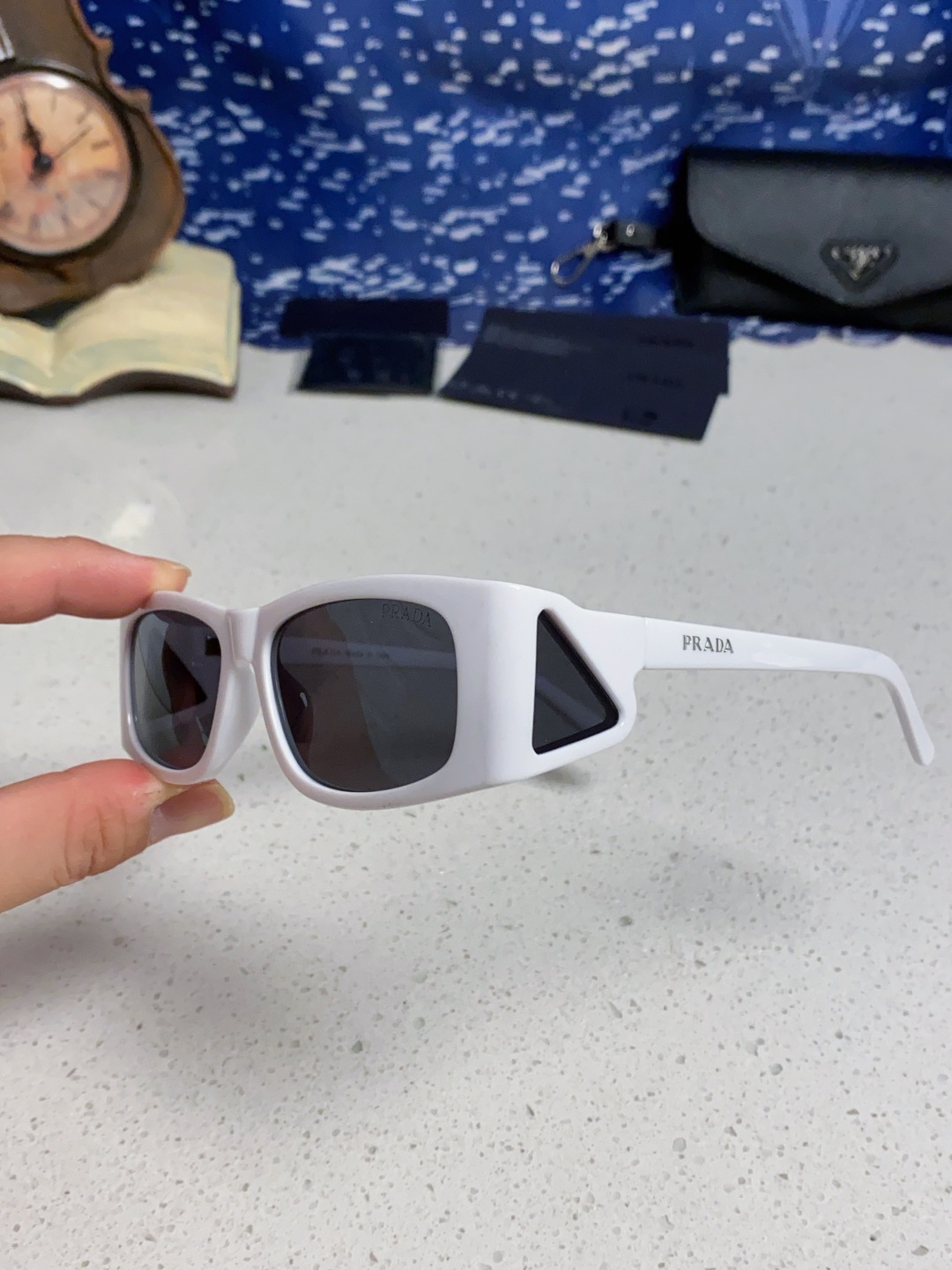 Prada普拉达 2025新款欧美时尚方形护目未来科技感太阳镜时尚潮流设计墨镜可配度数 SPRB03
