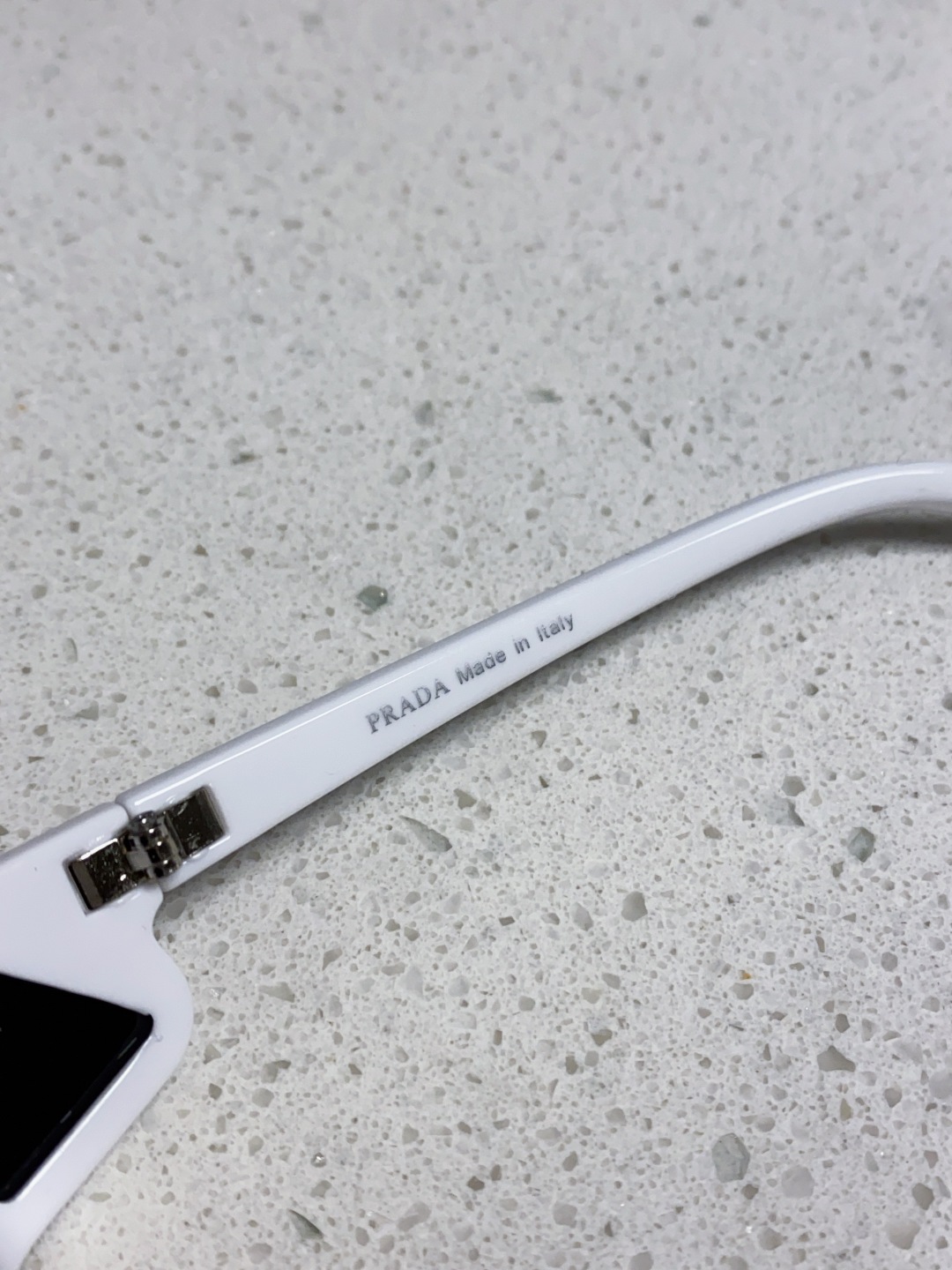 Prada普拉达 2025新款欧美时尚方形护目未来科技感太阳镜时尚潮流设计墨镜可配度数 SPRB03