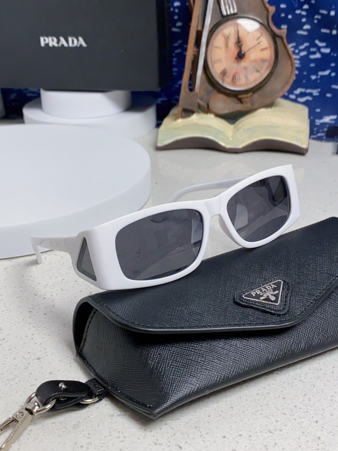 Prada普拉达 2025新款欧美时尚方形护目未来科技感太阳镜时尚潮流设计墨镜可配度数 SPRB03