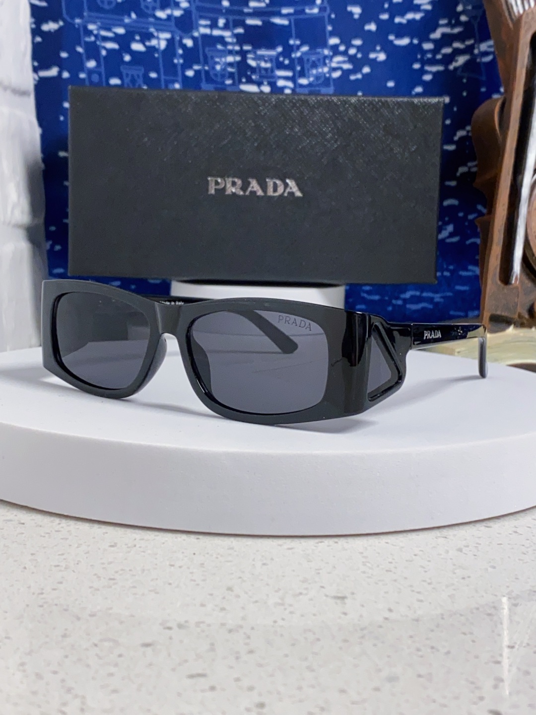 Prada普拉达 2025新款欧美时尚方形护目未来科技感太阳镜时尚潮流设计墨镜可配度数 SPRB03