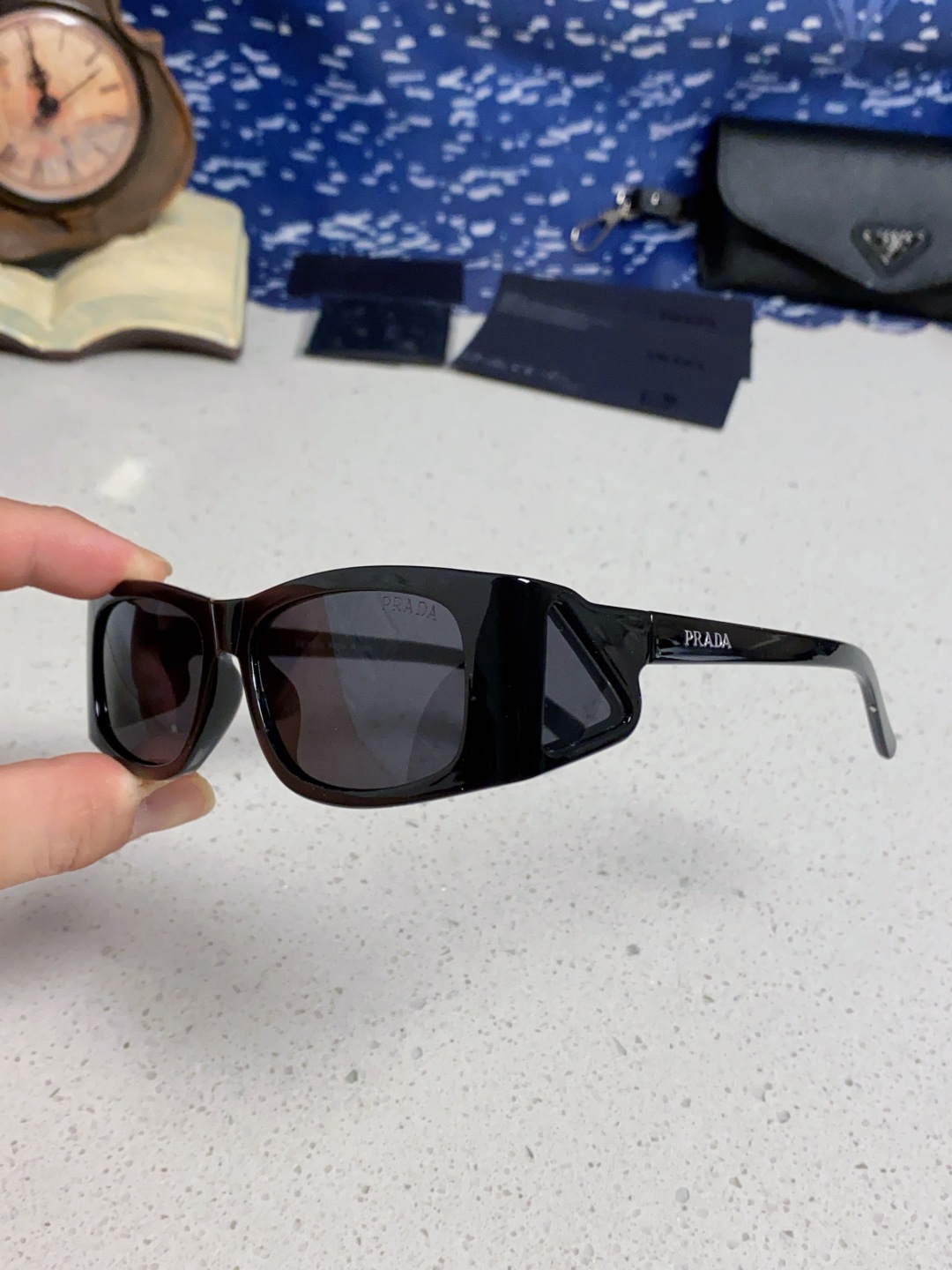 Prada普拉达 2025新款欧美时尚方形护目未来科技感太阳镜时尚潮流设计墨镜可配度数 SPRB03