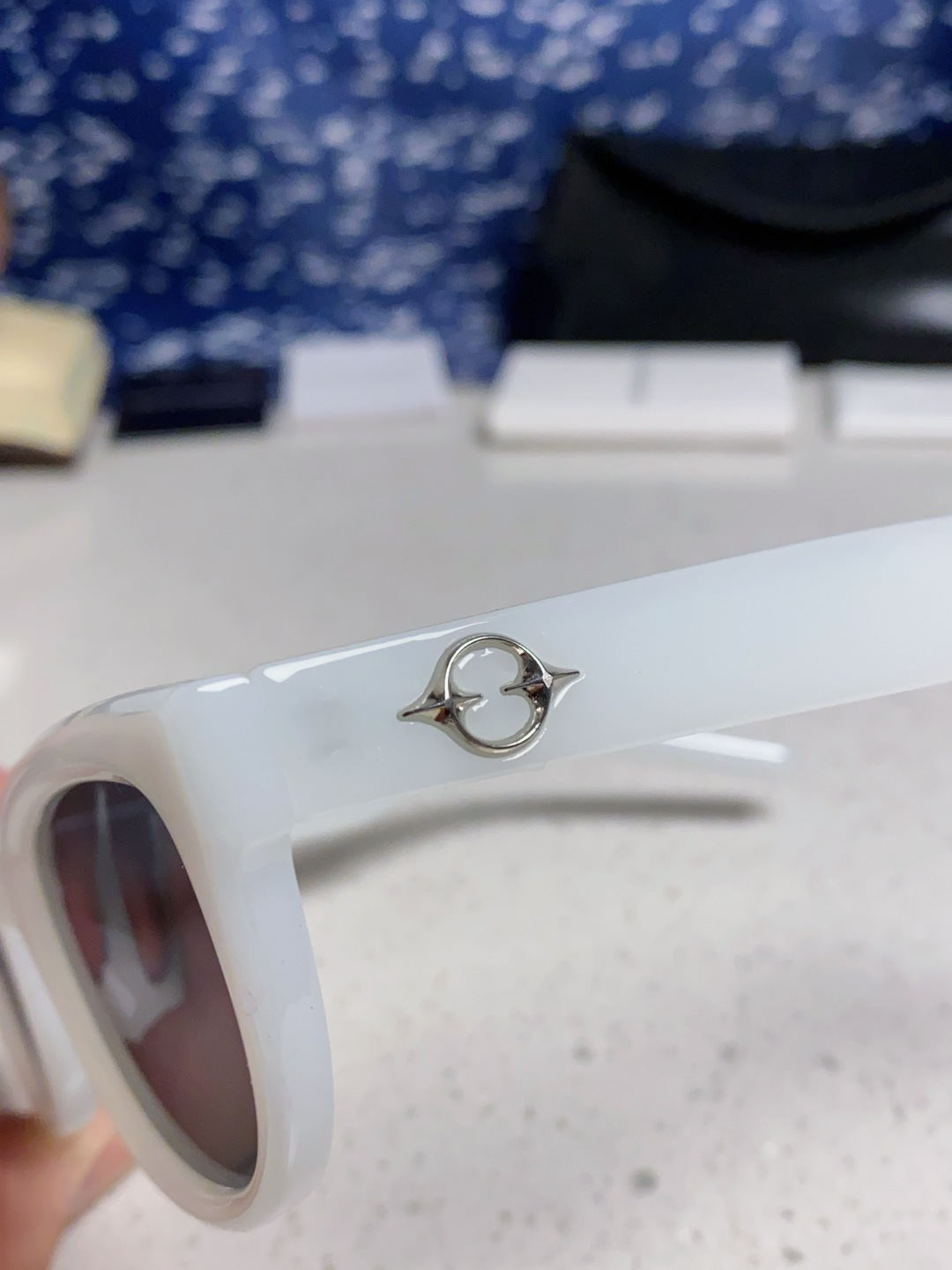 P 105 Gentle Moster(GM) 王嘉尔同款高品质欧美小框墨镜男时尚太阳镜女款防紫外线眼镜驾驶镜椭圆形    型号：Monochrome