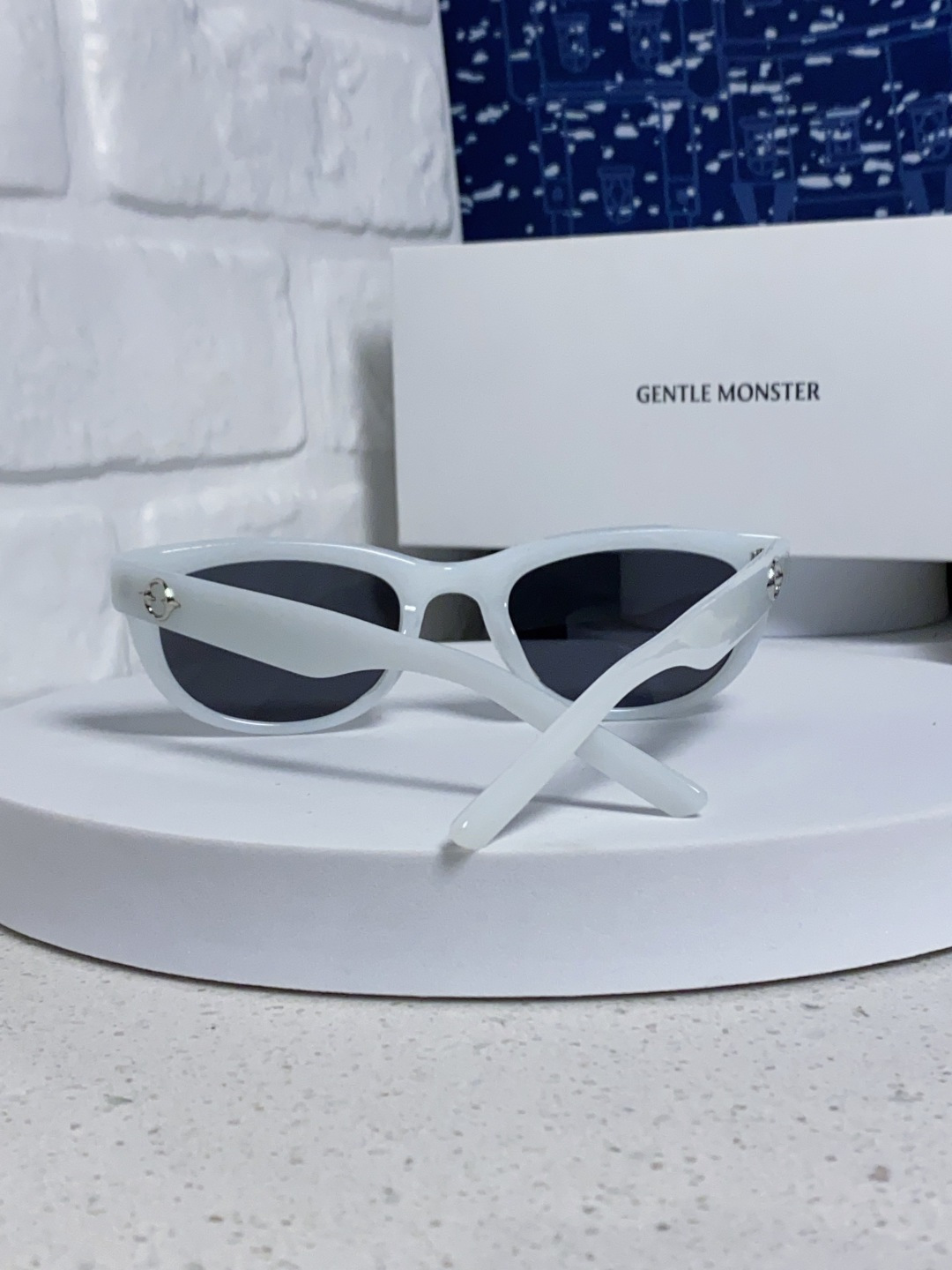 P 105 Gentle Moster(GM) 王嘉尔同款高品质欧美小框墨镜男时尚太阳镜女款防紫外线眼镜驾驶镜椭圆形    型号：Monochrome