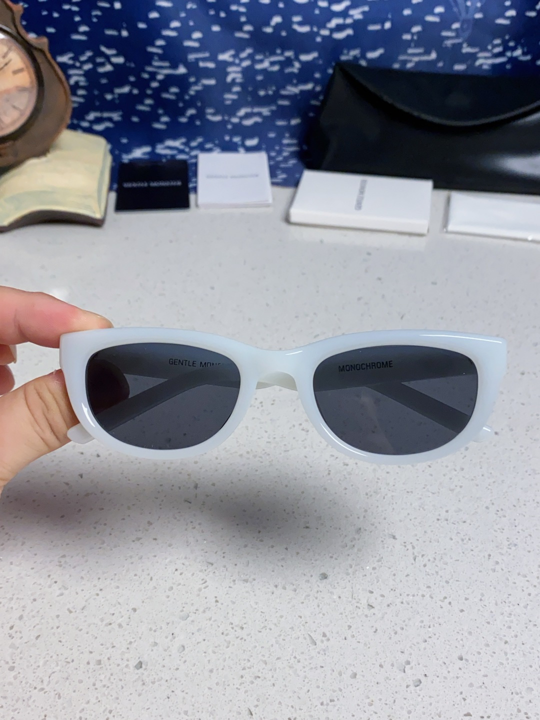 P 105 Gentle Moster(GM) 王嘉尔同款高品质欧美小框墨镜男时尚太阳镜女款防紫外线眼镜驾驶镜椭圆形    型号：Monochrome