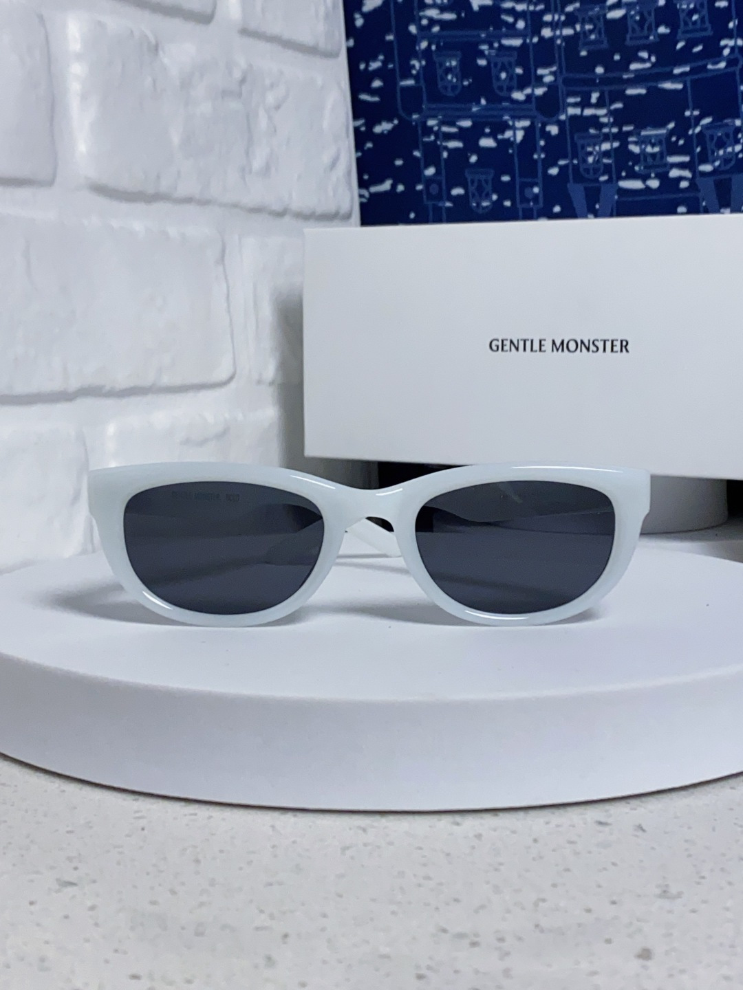 P 105 Gentle Moster(GM) 王嘉尔同款高品质欧美小框墨镜男时尚太阳镜女款防紫外线眼镜驾驶镜椭圆形    型号：Monochrome