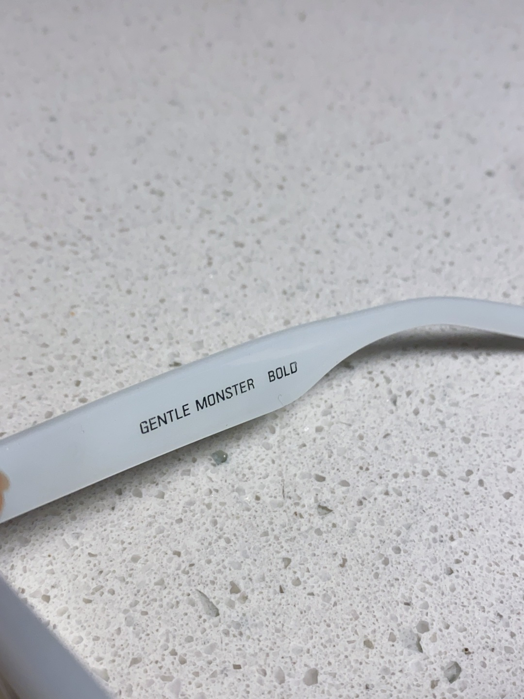 P 105 Gentle Moster(GM) 王嘉尔同款高品质欧美小框墨镜男时尚太阳镜女款防紫外线眼镜驾驶镜椭圆形    型号：Monochrome