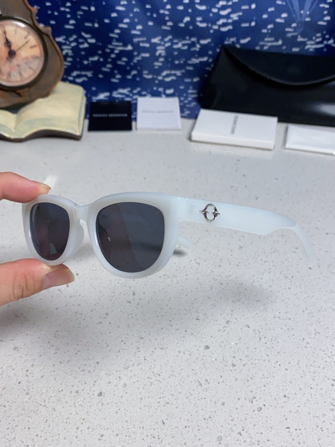 P 105 Gentle Moster(GM) 王嘉尔同款高品质欧美小框墨镜男时尚太阳镜女款防紫外线眼镜驾驶镜椭圆形    型号：Monochrome