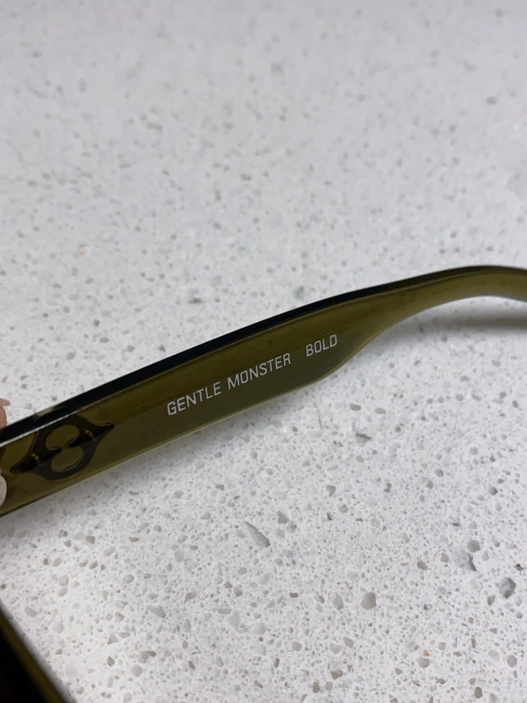 P 105 Gentle Moster(GM) 王嘉尔同款高品质欧美小框墨镜男时尚太阳镜女款防紫外线眼镜驾驶镜椭圆形    型号：Monochrome