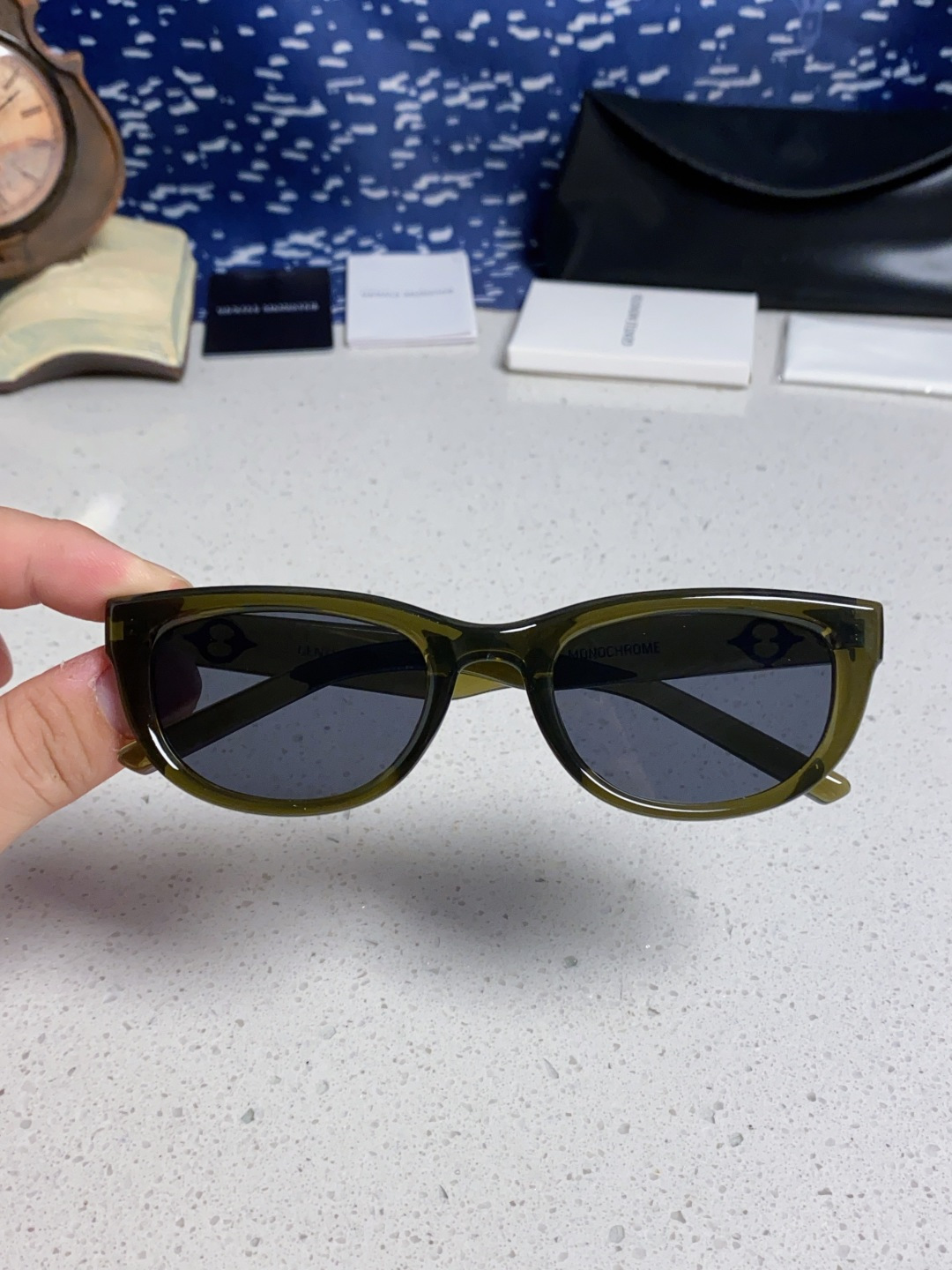 P 105 Gentle Moster(GM) 王嘉尔同款高品质欧美小框墨镜男时尚太阳镜女款防紫外线眼镜驾驶镜椭圆形    型号：Monochrome