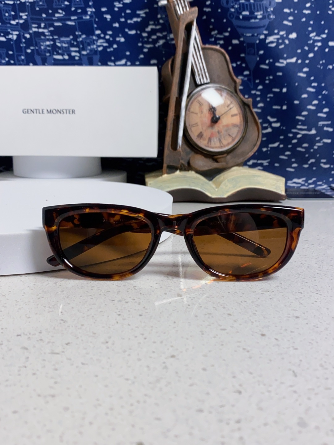 P 105 Gentle Moster(GM) 王嘉尔同款高品质欧美小框墨镜男时尚太阳镜女款防紫外线眼镜驾驶镜椭圆形    型号：Monochrome