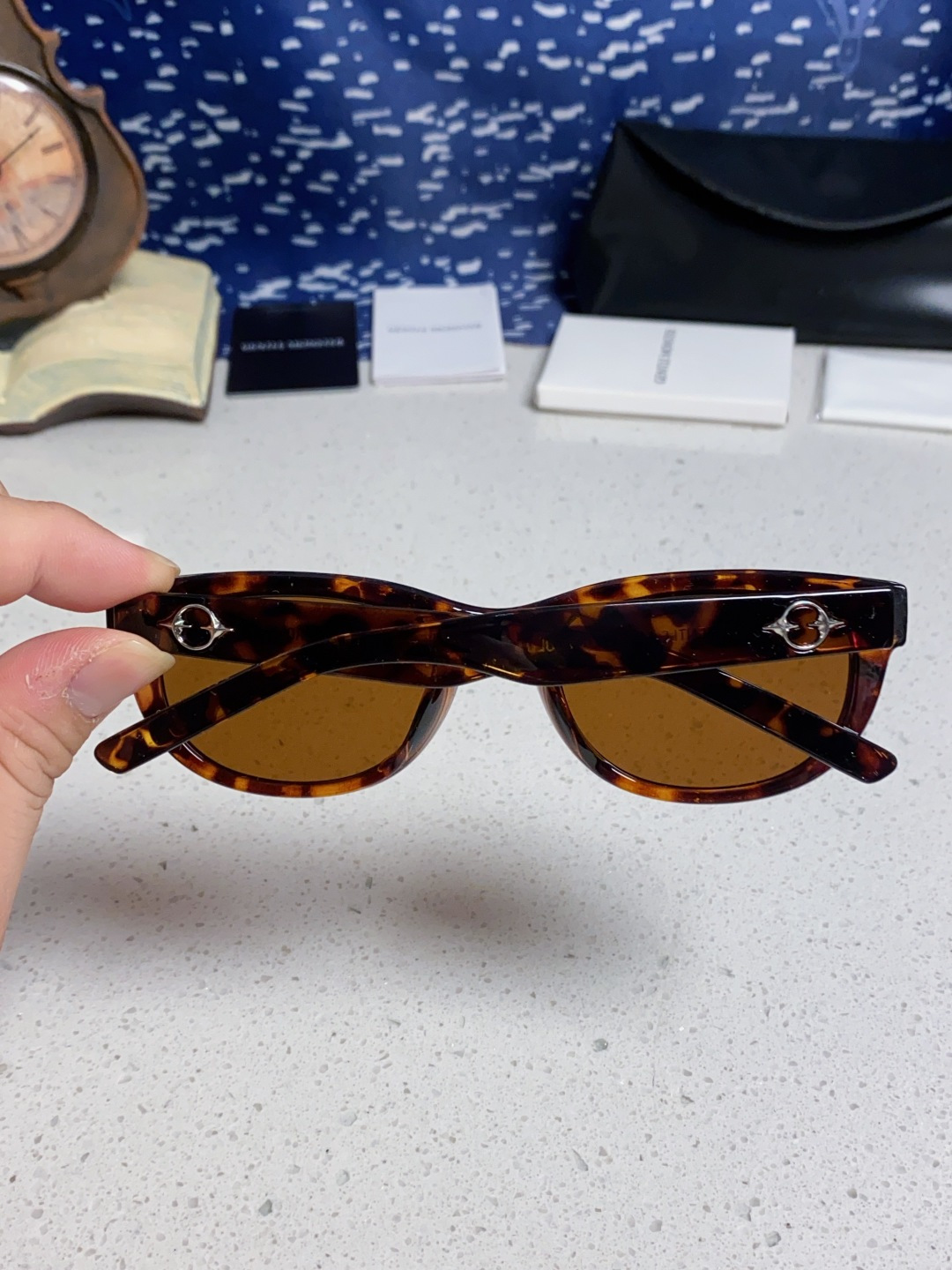 P 105 Gentle Moster(GM) 王嘉尔同款高品质欧美小框墨镜男时尚太阳镜女款防紫外线眼镜驾驶镜椭圆形    型号：Monochrome