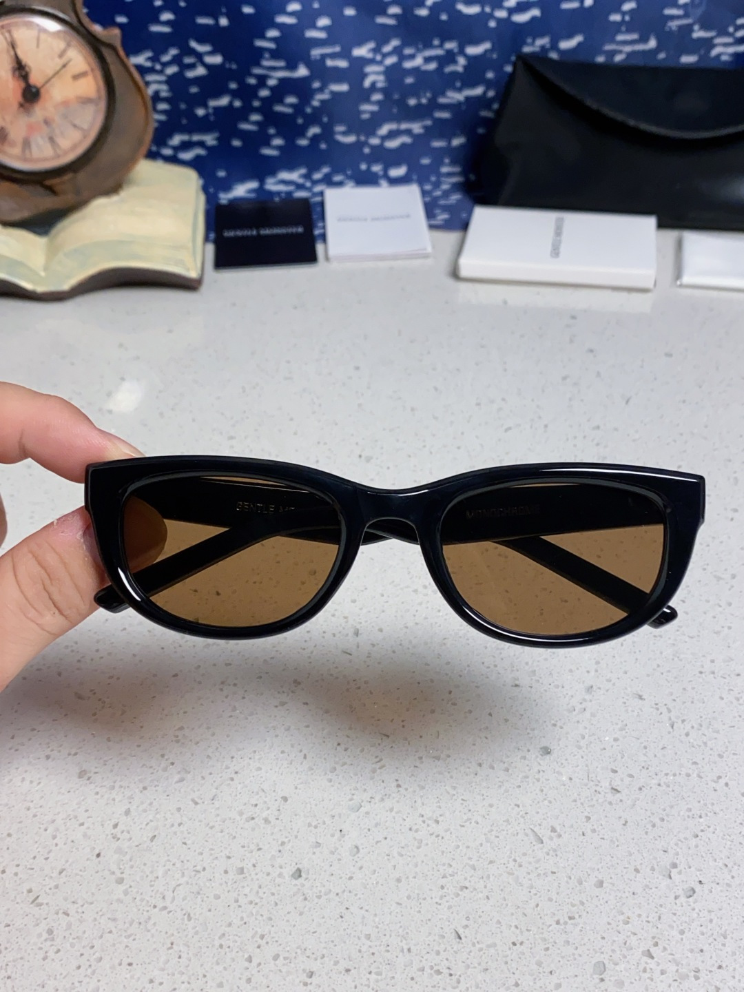 P 105 Gentle Moster(GM) 王嘉尔同款高品质欧美小框墨镜男时尚太阳镜女款防紫外线眼镜驾驶镜椭圆形    型号：Monochrome