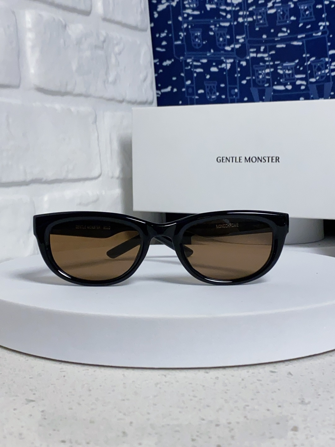 P 105 Gentle Moster(GM) 王嘉尔同款高品质欧美小框墨镜男时尚太阳镜女款防紫外线眼镜驾驶镜椭圆形    型号：Monochrome