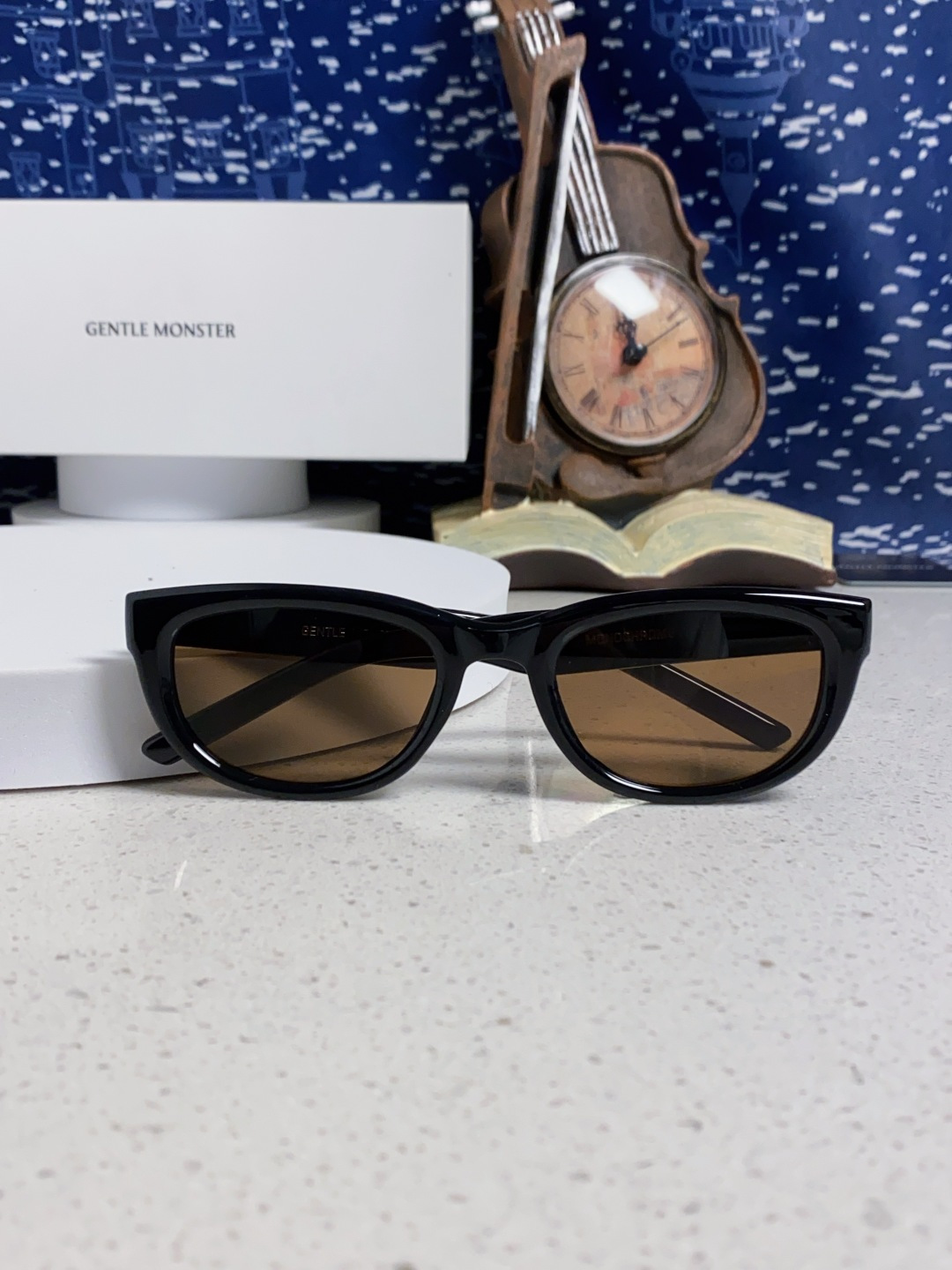 P 105 Gentle Moster(GM) 王嘉尔同款高品质欧美小框墨镜男时尚太阳镜女款防紫外线眼镜驾驶镜椭圆形    型号：Monochrome