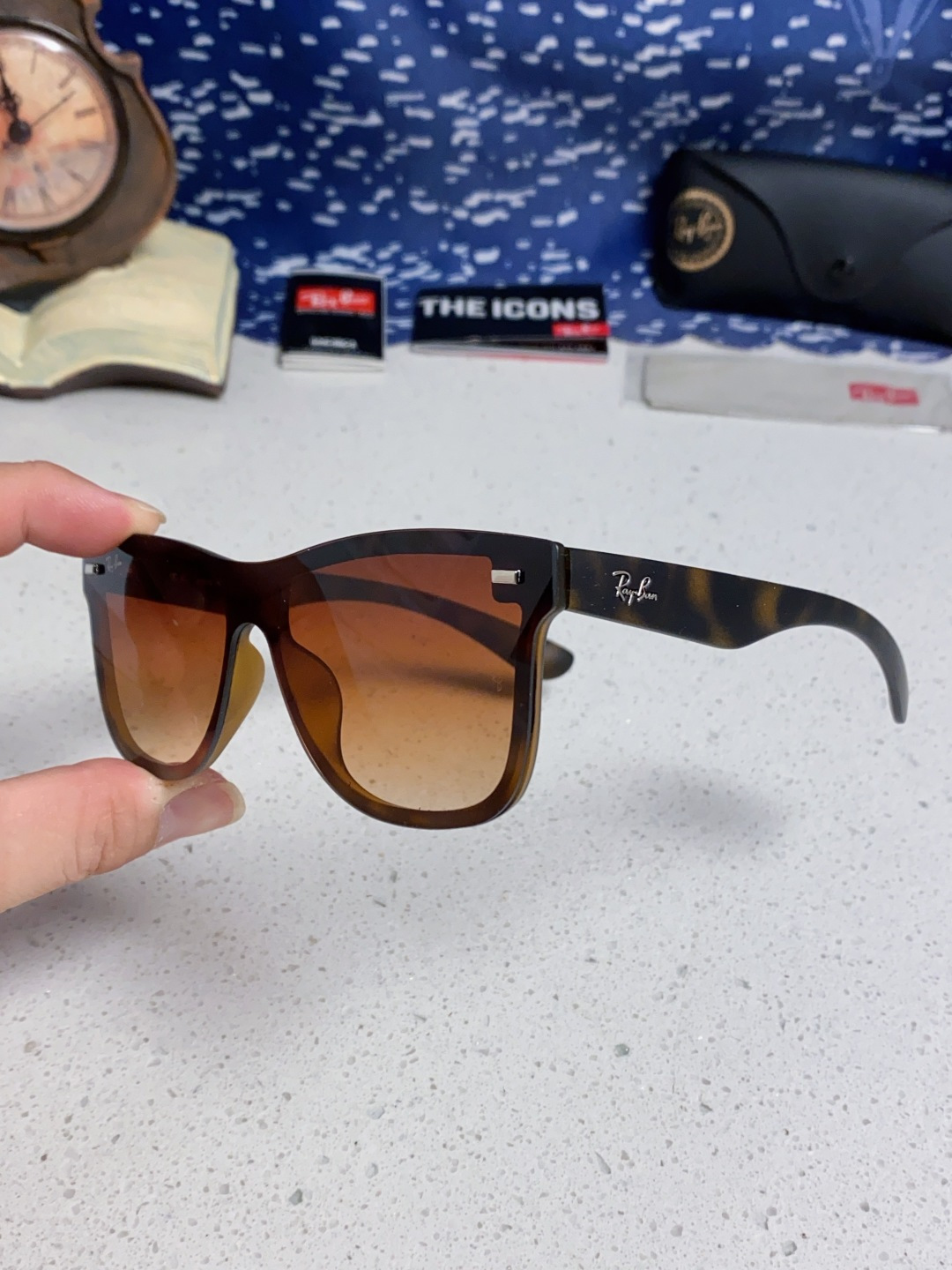  Rayban雷朋 2025新款欧美复古方形连体大框炫彩墨镜男女同款骑行朋克风平面太阳眼镜 RB4388