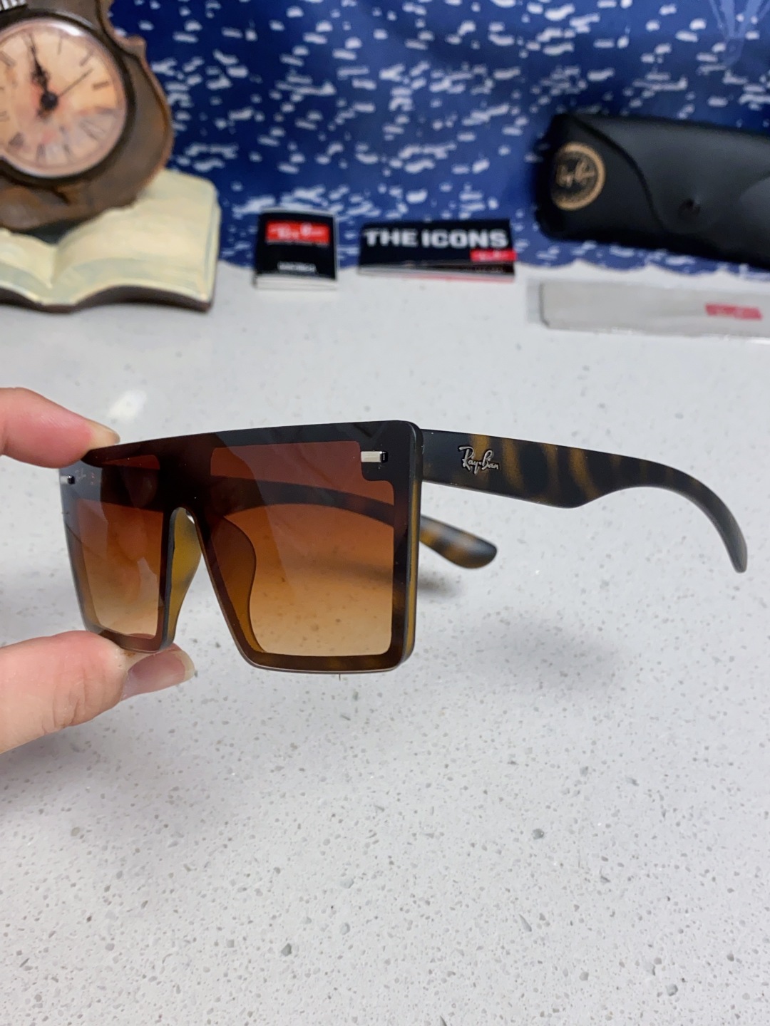 Rayban 雷朋 2025新款复古黑色连一体镜超大框方圆脸显瘦高级感欧美风墨镜女太阳眼镜RB4390