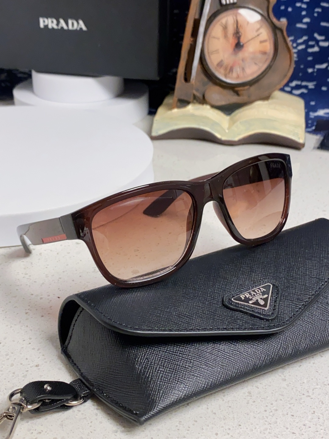  PRADA普拉达 新款男士欧美运动太阳镜女防紫外线流行眼镜通用优雅防晒外贸墨镜