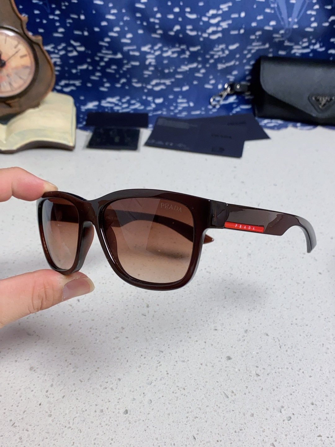  PRADA普拉达 新款男士欧美运动太阳镜女防紫外线流行眼镜通用优雅防晒外贸墨镜