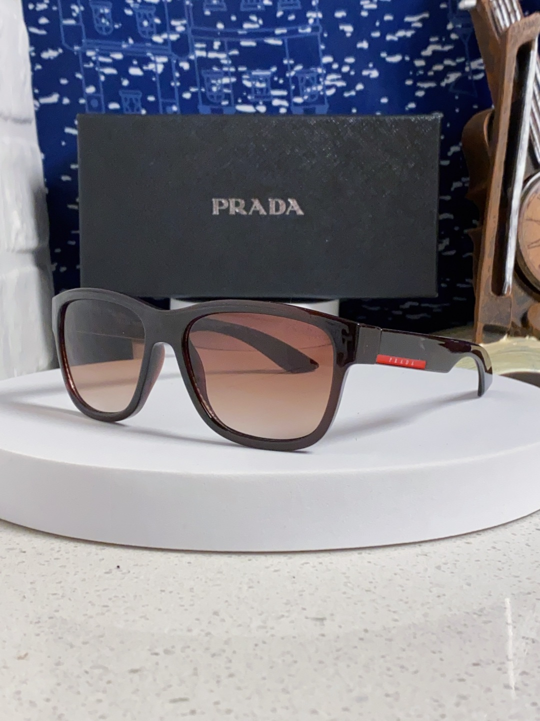  PRADA普拉达 新款男士欧美运动太阳镜女防紫外线流行眼镜通用优雅防晒外贸墨镜