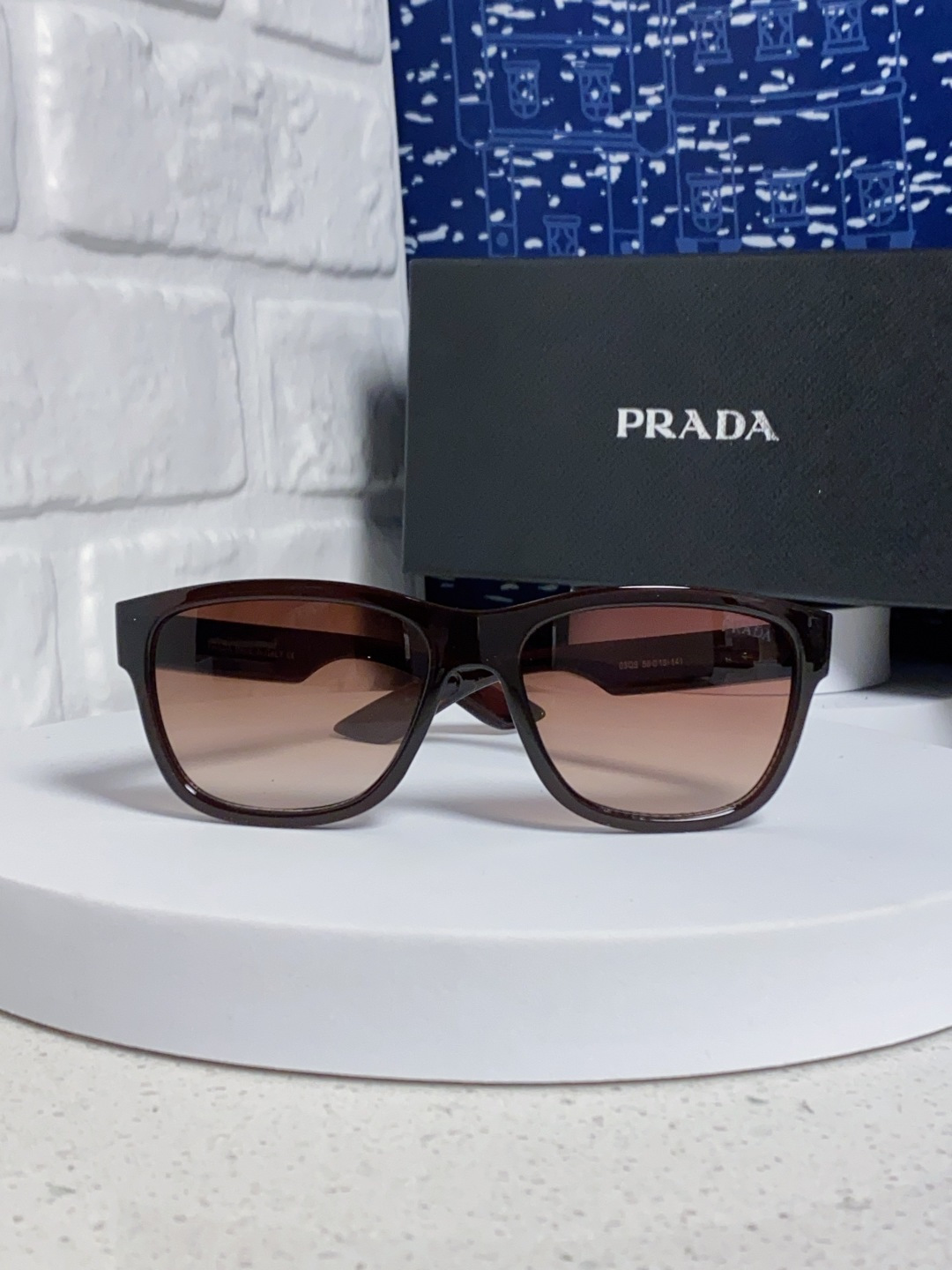  PRADA普拉达 新款男士欧美运动太阳镜女防紫外线流行眼镜通用优雅防晒外贸墨镜