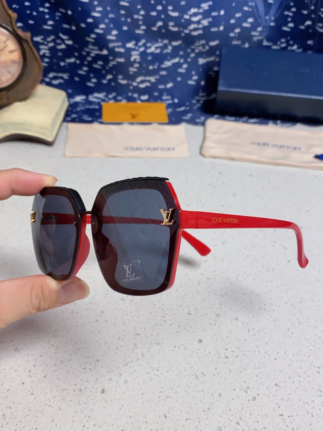 LouisVuitton路易威登 2025新款Lv 时尚轻奢方框防晒墨镜女款 高级感显瘦偏光女士太阳镜大