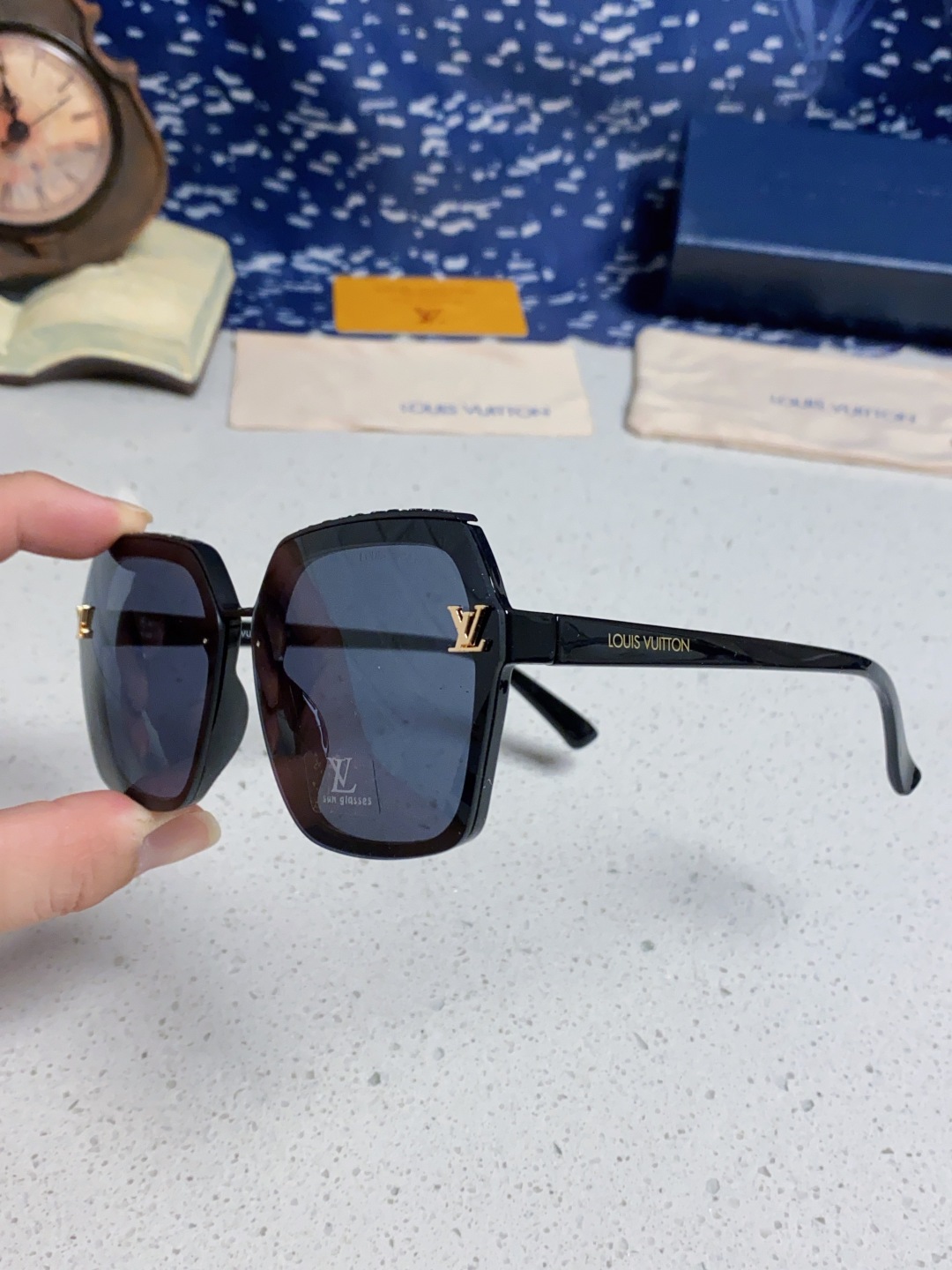 LouisVuitton路易威登 2025新款Lv 时尚轻奢方框防晒墨镜女款 高级感显瘦偏光女士太阳镜大
