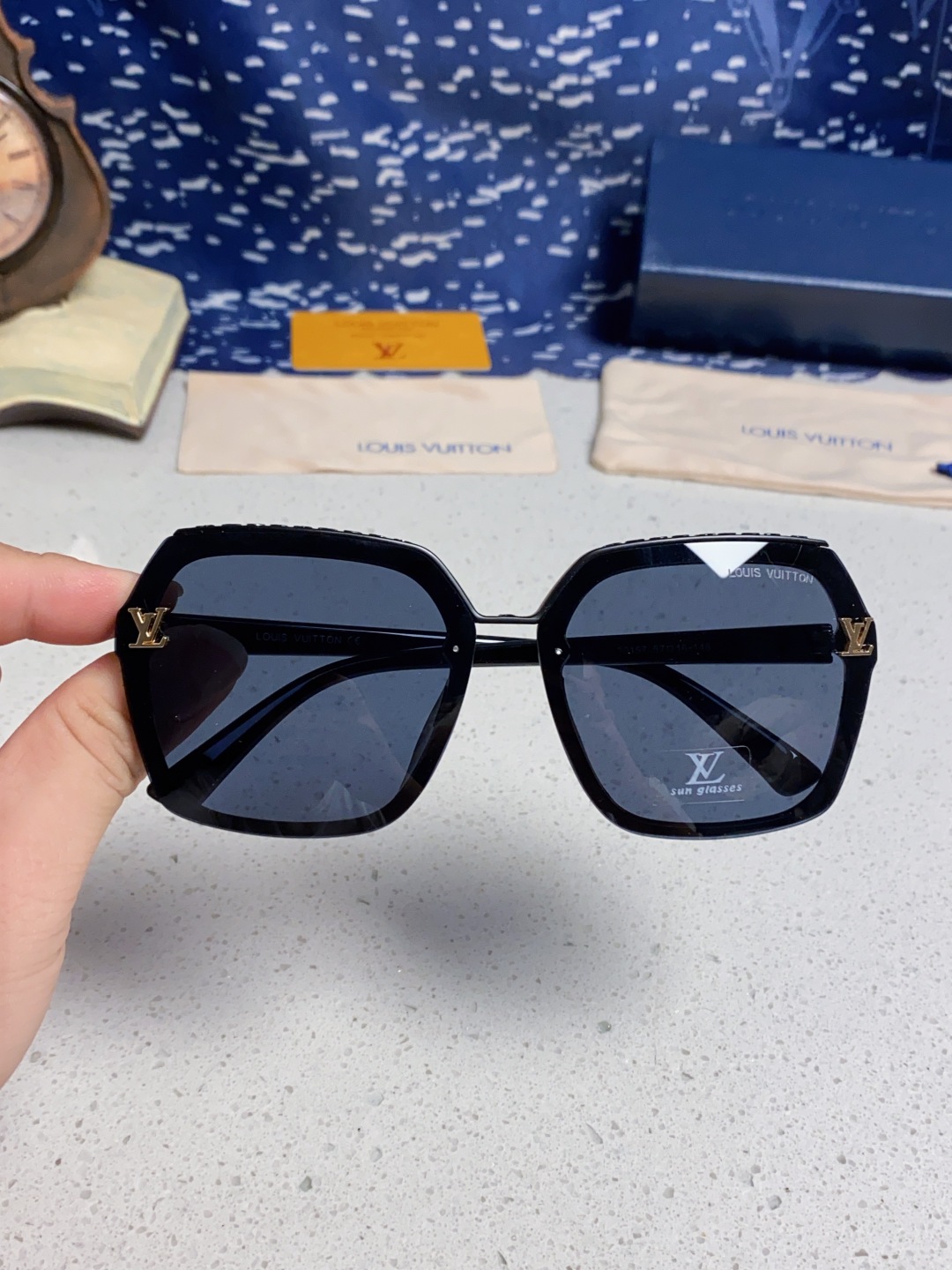 LouisVuitton路易威登 2025新款Lv 时尚轻奢方框防晒墨镜女款 高级感显瘦偏光女士太阳镜大