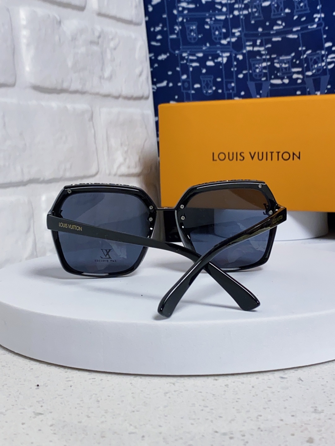 LouisVuitton路易威登 2025新款Lv 时尚轻奢方框防晒墨镜女款 高级感显瘦偏光女士太阳镜大