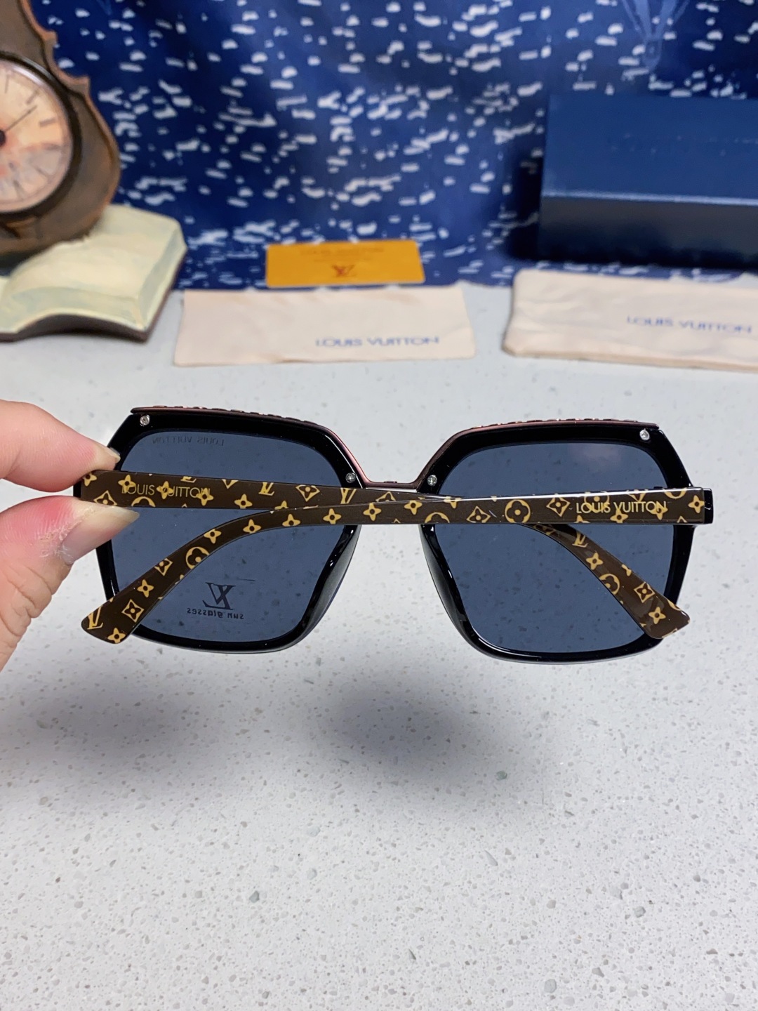 LouisVuitton路易威登 2025新款Lv 时尚轻奢方框防晒墨镜女款 高级感显瘦偏光女士太阳镜大