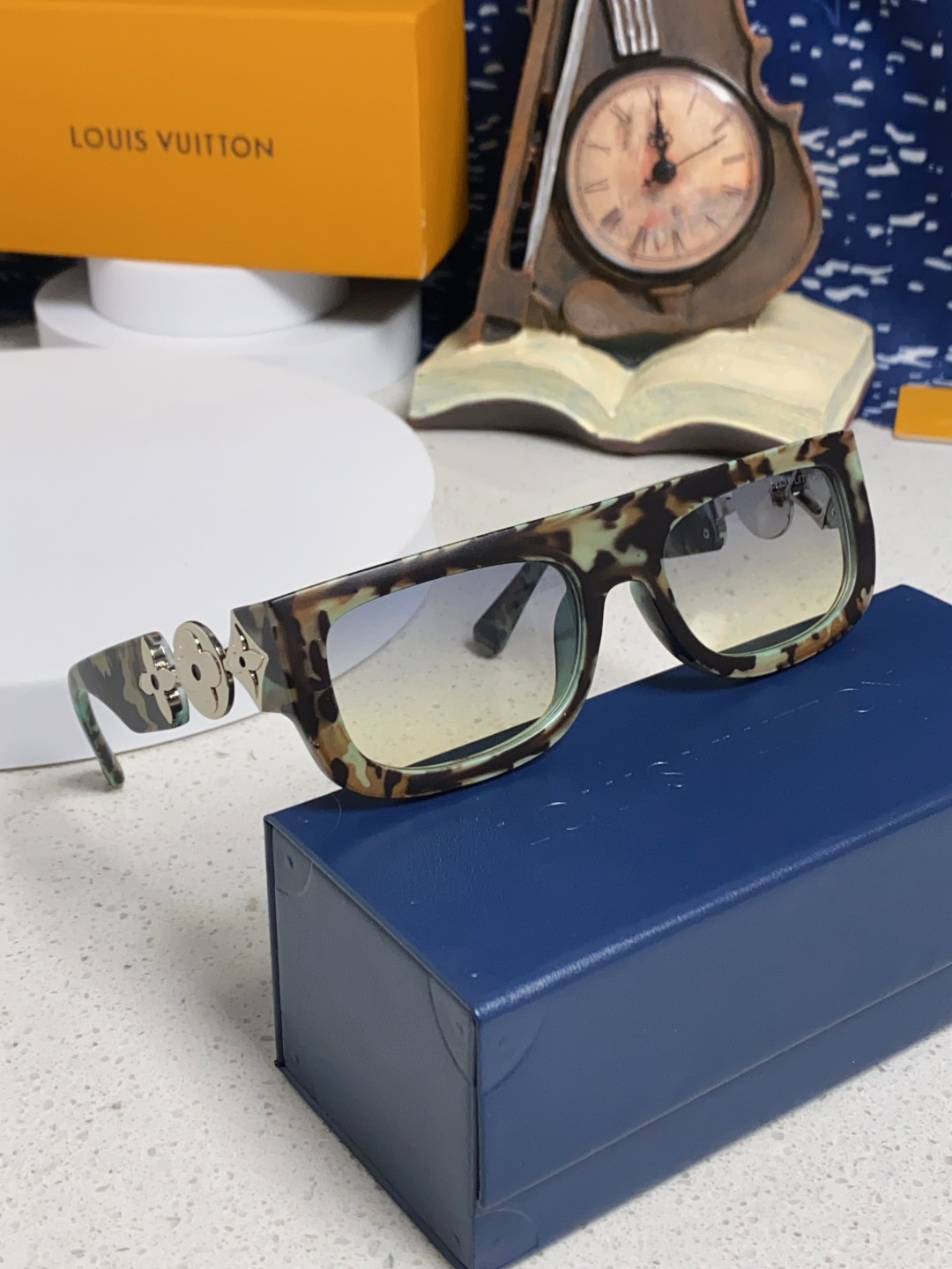 LouisVuitton路易威登 2026新款LV墨镜男士女士通用方框防紫外线休闲太阳镜Z2196W