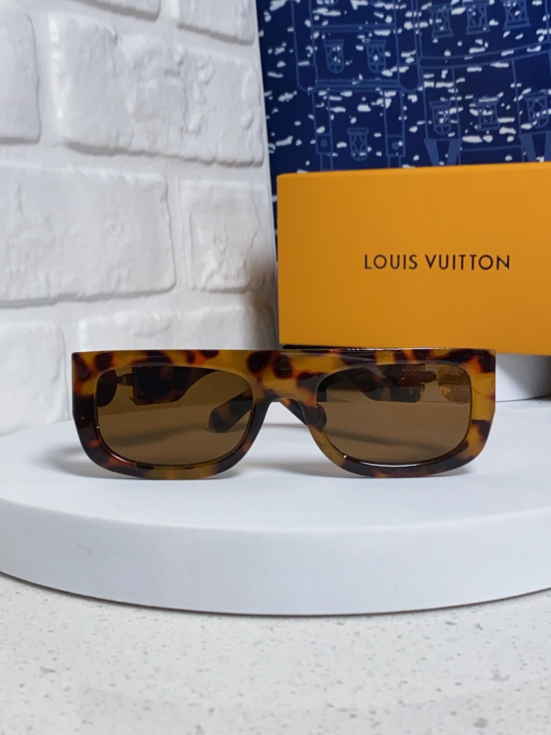 LouisVuitton路易威登 2026新款LV墨镜男士女士通用方框防紫外线休闲太阳镜Z2196W