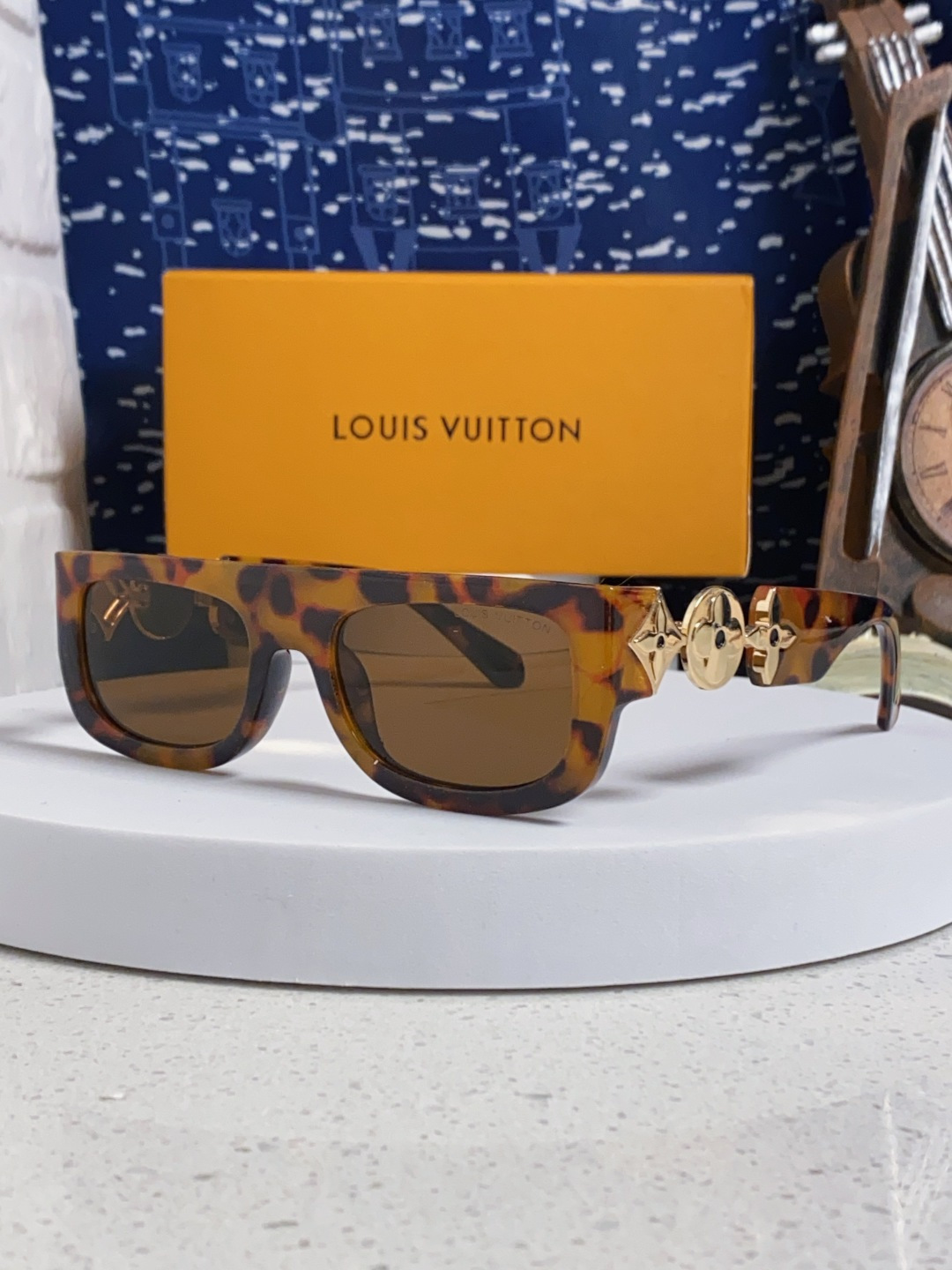 LouisVuitton路易威登 2026新款LV墨镜男士女士通用方框防紫外线休闲太阳镜Z2196W