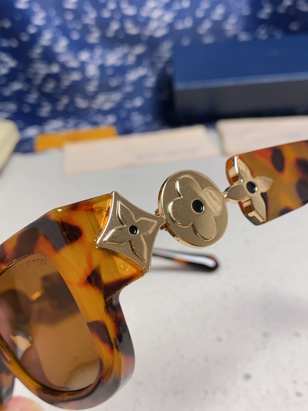 LouisVuitton路易威登 2026新款LV墨镜男士女士通用方框防紫外线休闲太阳镜Z2196W