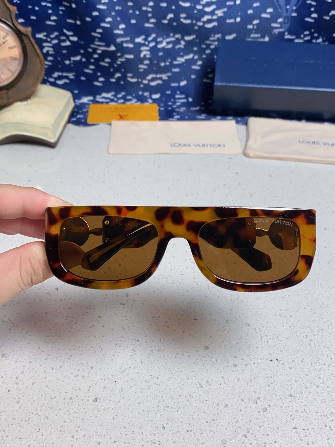 LouisVuitton路易威登 2026新款LV墨镜男士女士通用方框防紫外线休闲太阳镜Z2196W