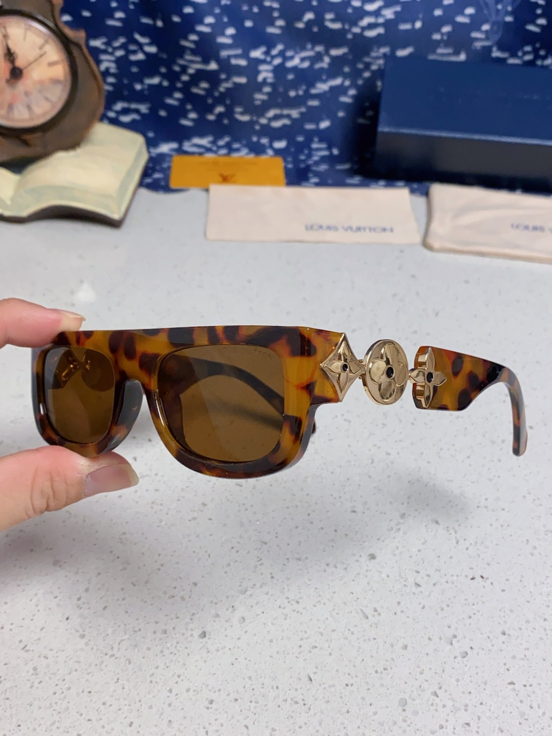 LouisVuitton路易威登 2026新款LV墨镜男士女士通用方框防紫外线休闲太阳镜Z2196W