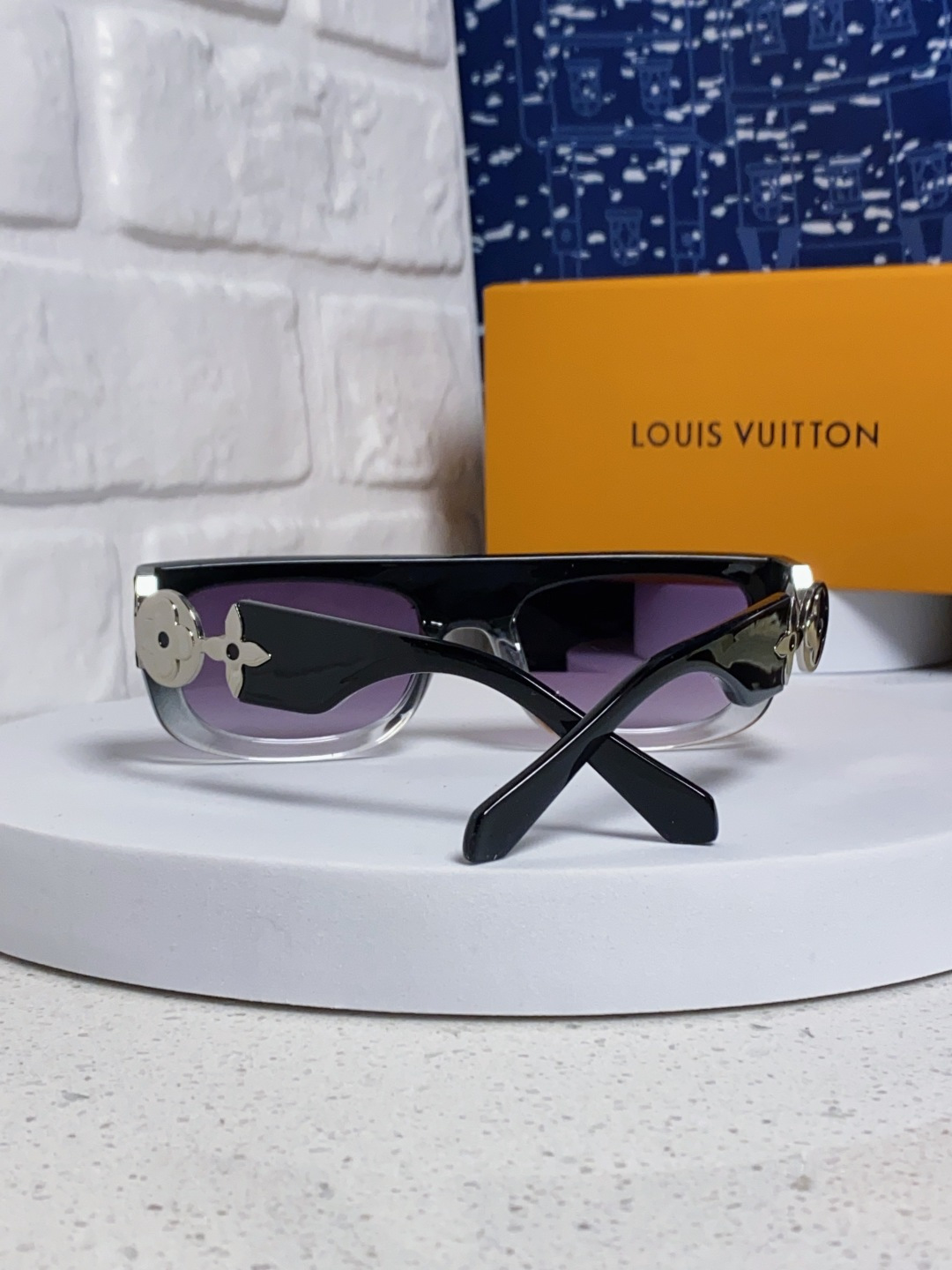 LouisVuitton路易威登 2026新款LV墨镜男士女士通用方框防紫外线休闲太阳镜Z2196W